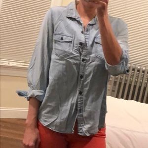 Old Navy blue chambray top - M